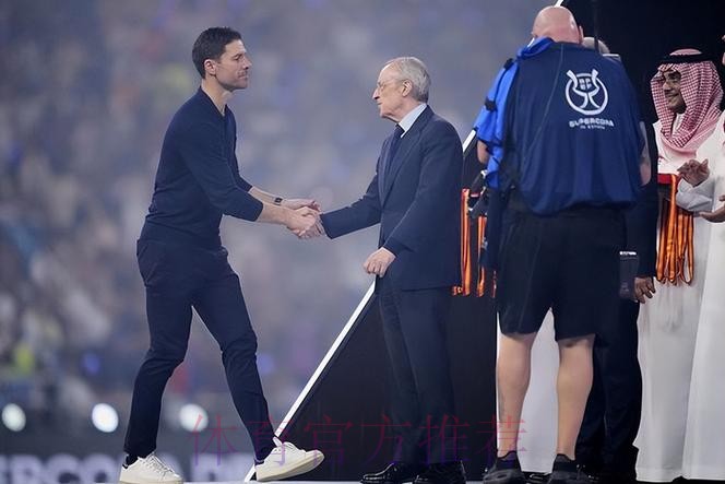 阿隆索遭架空！欲祝贺巴萨夺冠遭叫回 姆巴佩带头反他+率全队离场